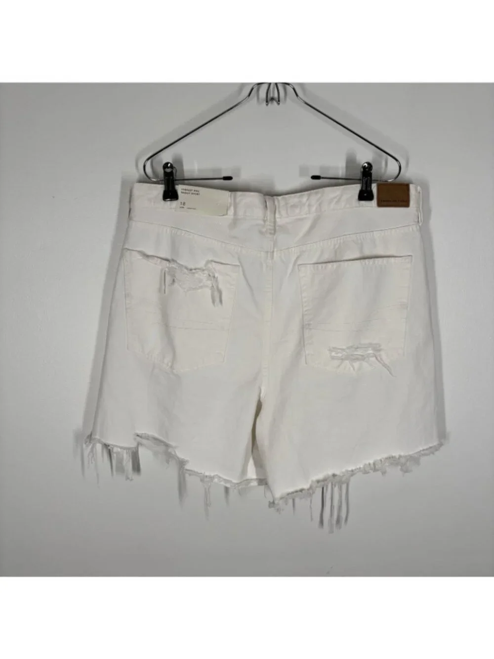 American Eagle Women 18 White Denim Distressed Highest Rise Baggy Shorts NWT